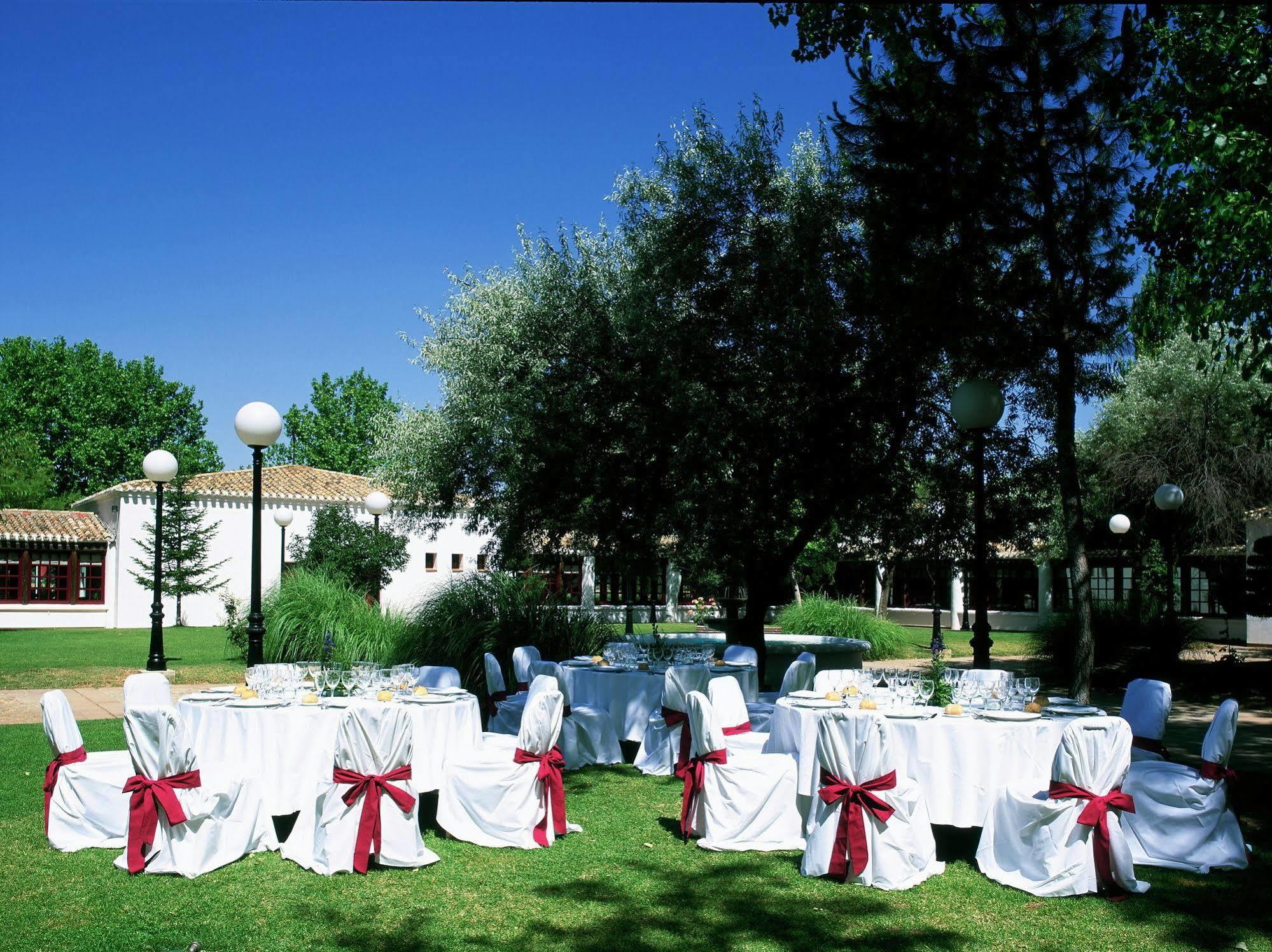 Parador De Albacete Hotel Exterior photo