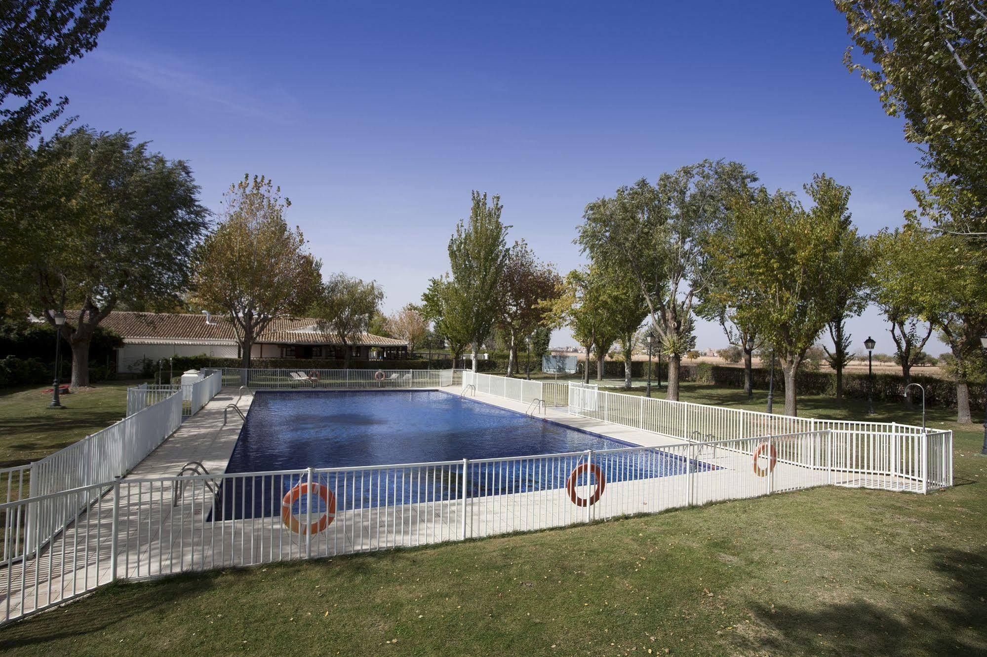 Parador De Albacete Hotel Exterior photo