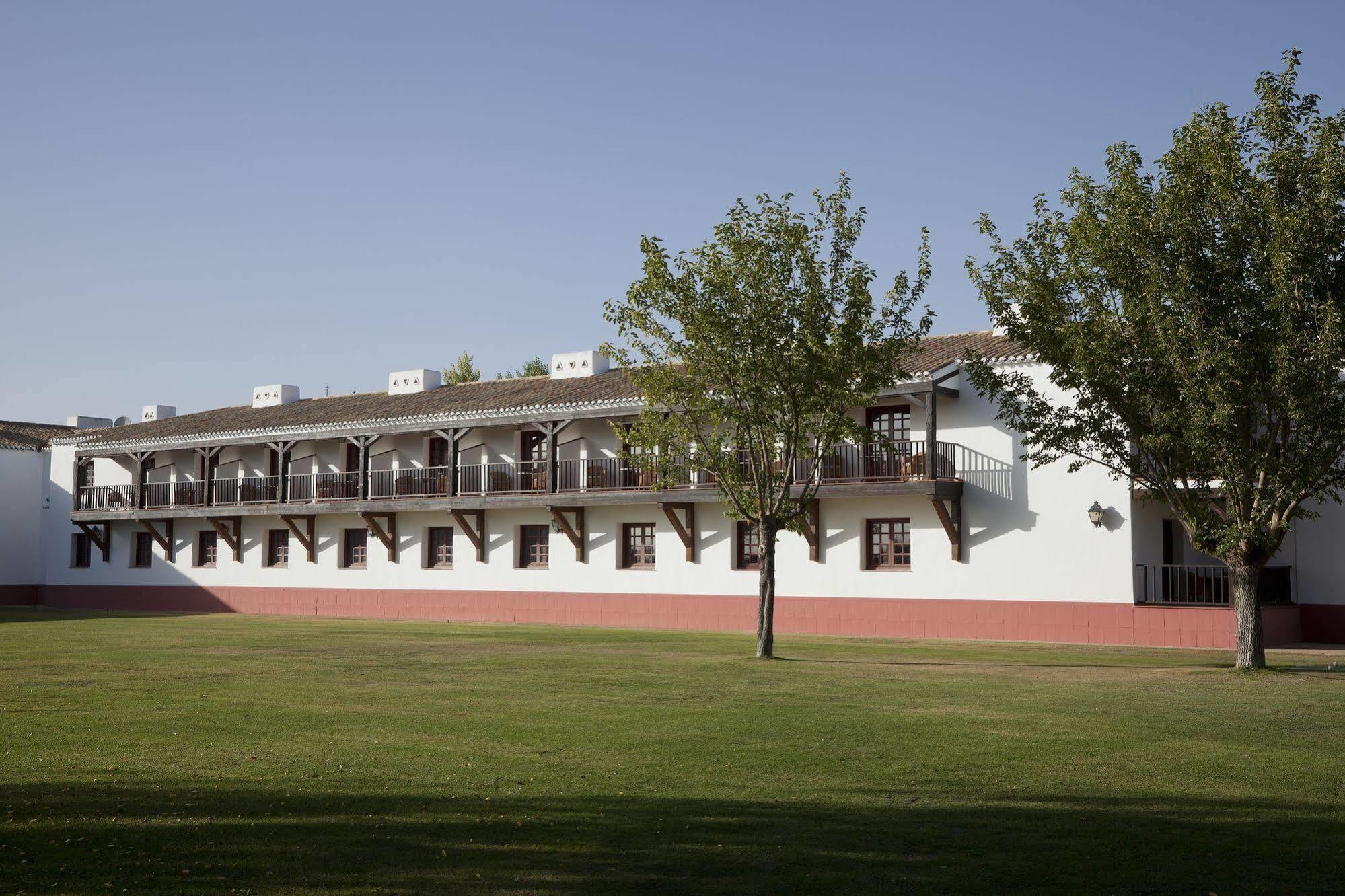 Parador De Albacete Hotel Exterior photo