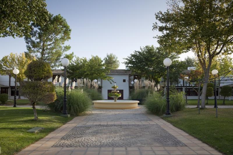 Parador De Albacete Hotel Exterior photo